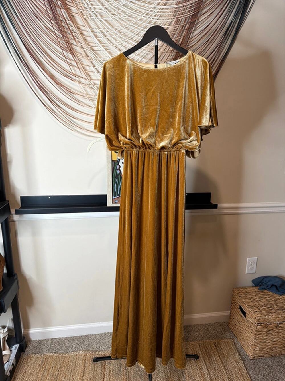 Seen and be seen gold velvet evening dress S EUC 3011